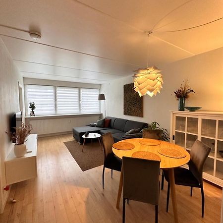 Privat One Bedroom Apartment With Free Parking Odense Exterior photo